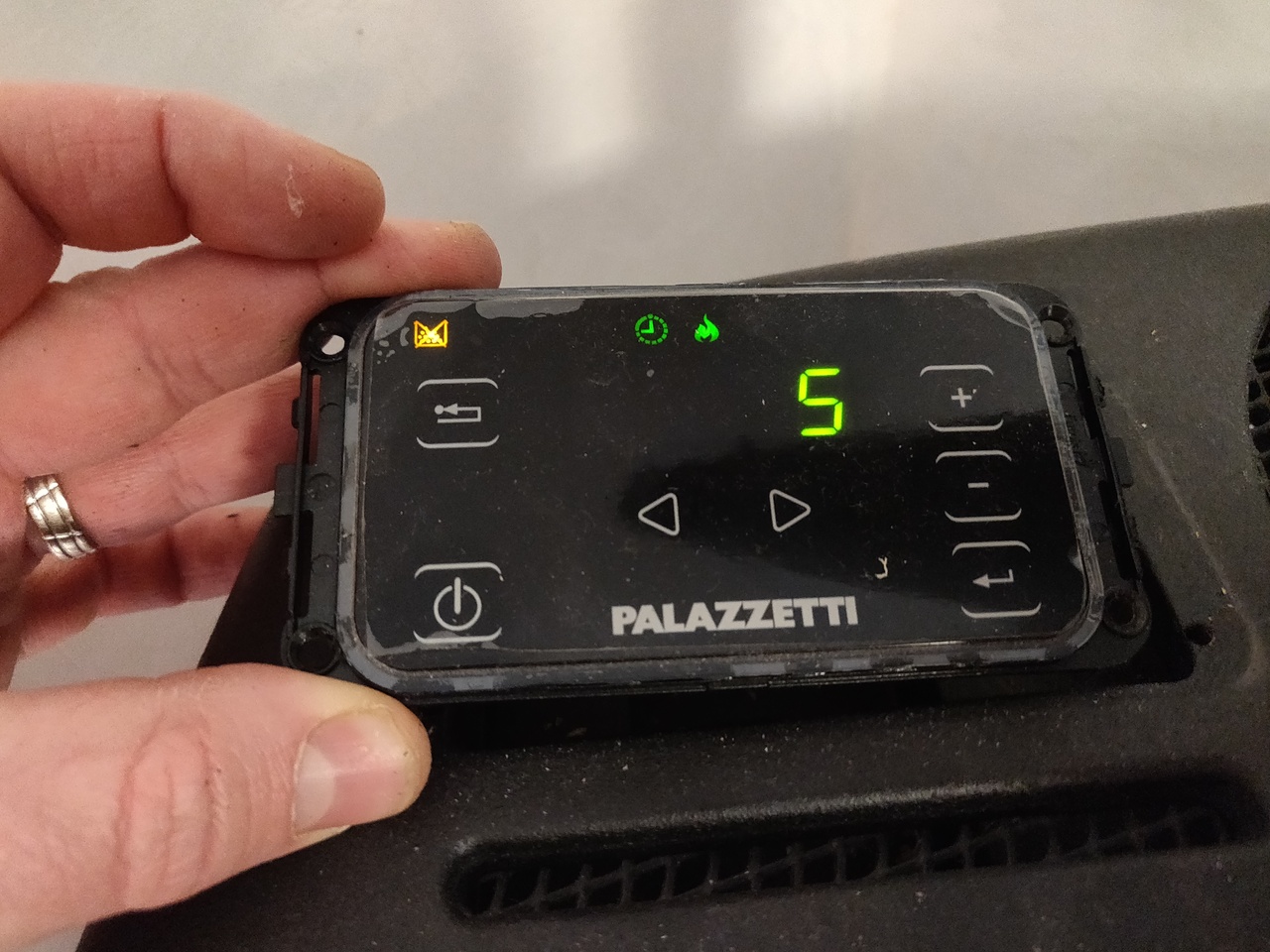 Ecran du poêle de nouveau fonctionnel, il n'y a plus d'erreur affichée